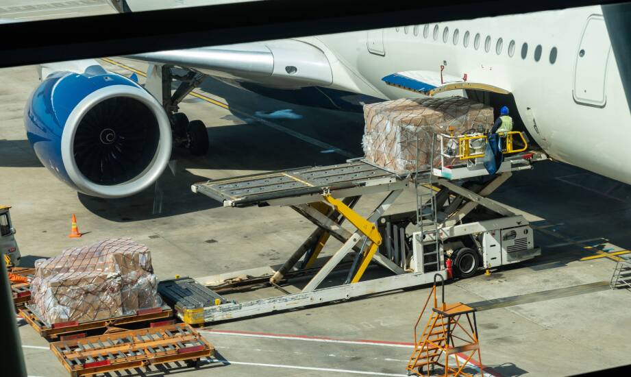 Jak jeden proces logistyczny łączy transport, spedycję i magazynowanie w B2B