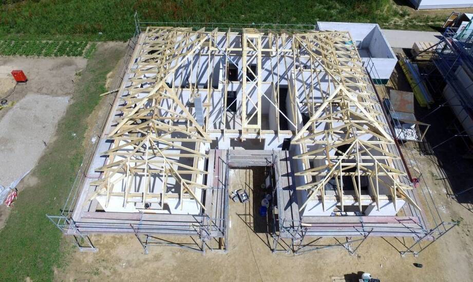 Jak przygotować projekt dachu, żeby prefabrykowana więźba CNC nie wymagała poprawek