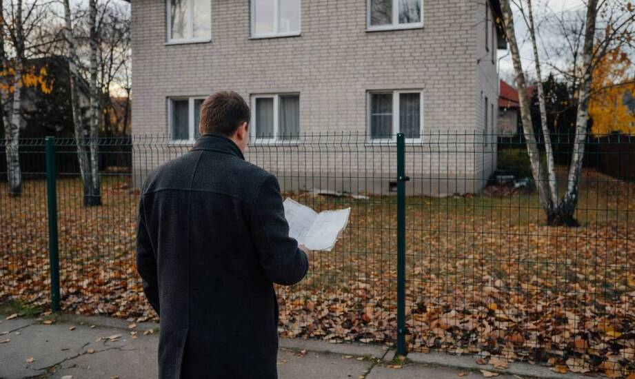 Od obwieszczenia do przysądzenia — jak przebiega licytacja nieruchomości komorniczej w rewirze puławskim