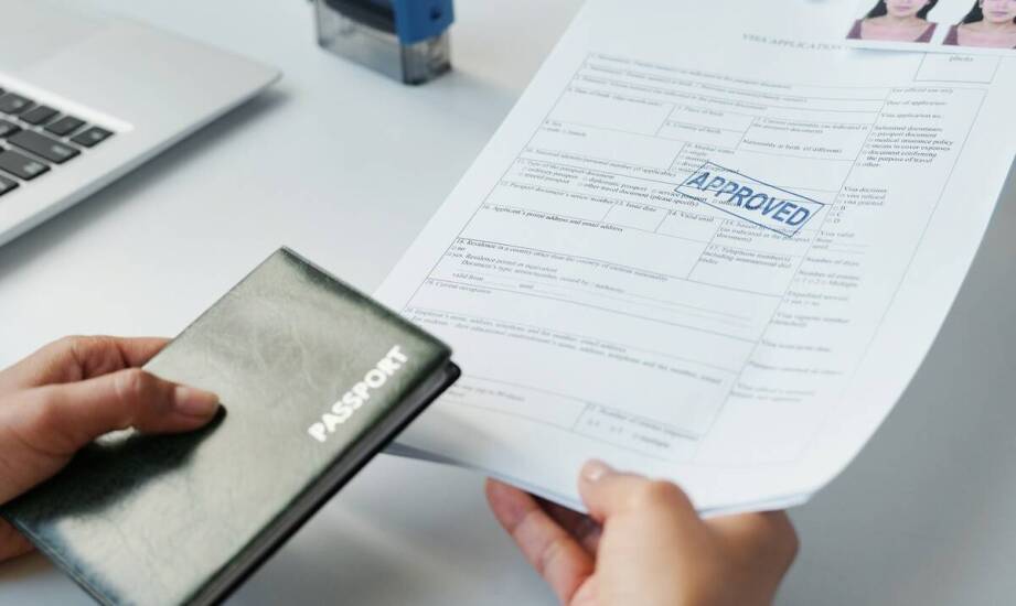 Od ochrony czasowej do karty pobytu CUKR — kiedy sama ochrona już nie wystarcza w Warszawie