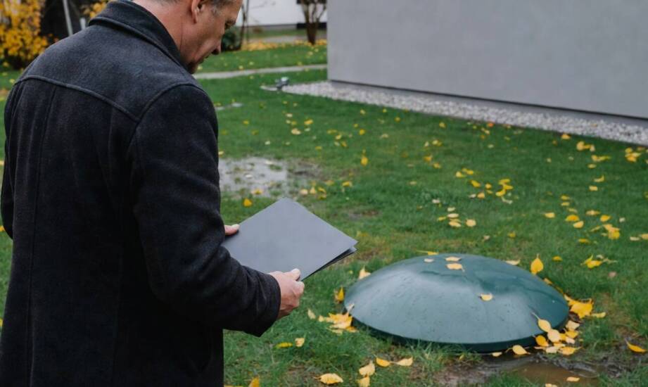 Jakie dokumenty i atesty przesądzają o przeróbce starego zbiornika na oczyszczalnię biologiczną