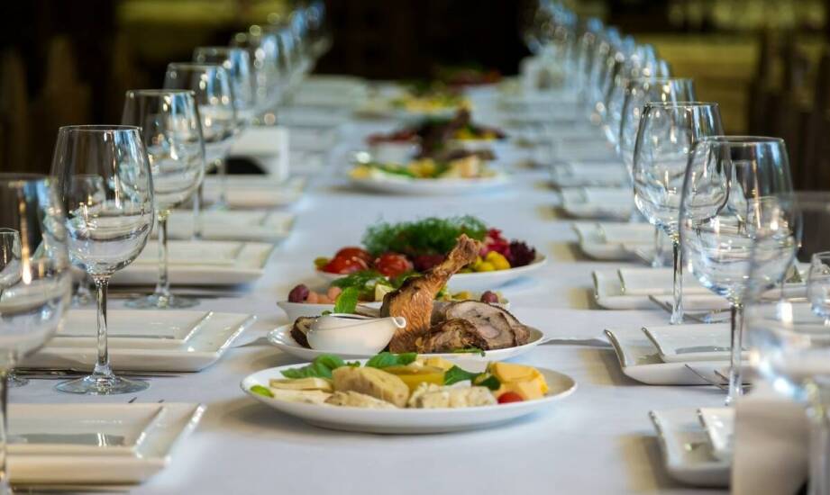 Dlaczego restauracja w Głogowie Małopolskim to najlepszy wybór na chrzciny i komunie?
