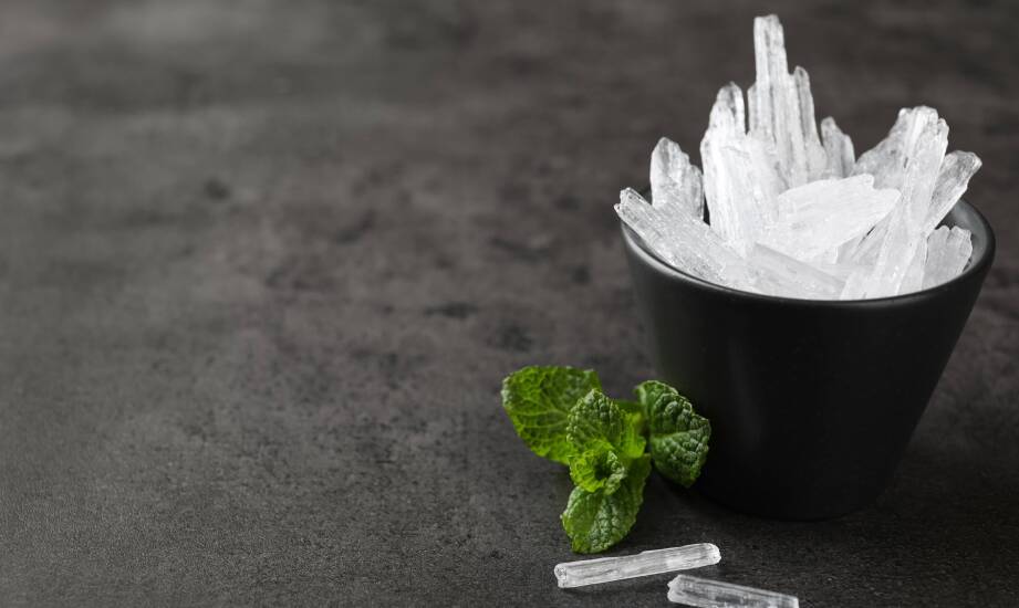 Mentol krystaliczny i lidokaina HCl — które parametry partii decydują o wdrożeniu do produkcji