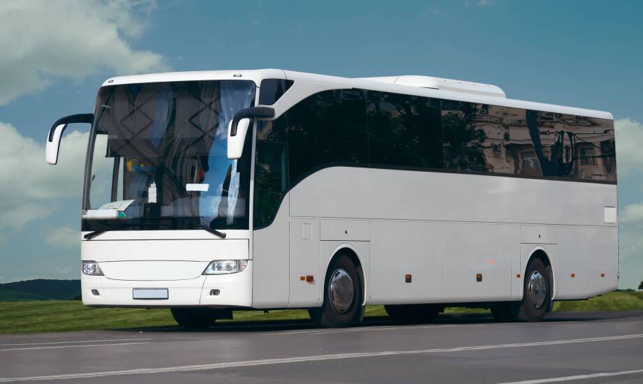 Co zmienia się w planowaniu wyjazdu autokarem z Katowic, gdy cel leży w Polsce albo Europie