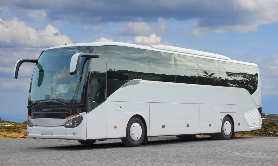 Od czego zależy wycena autokaru przy wyjeździe lokalnym, firmowym i okolicznościowym