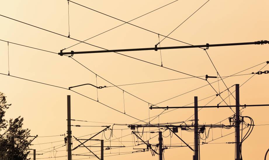 Jak konstrukcja przewodów DJP i AFL wpływa na pracę sieci trakcyjnej 3 kV DC