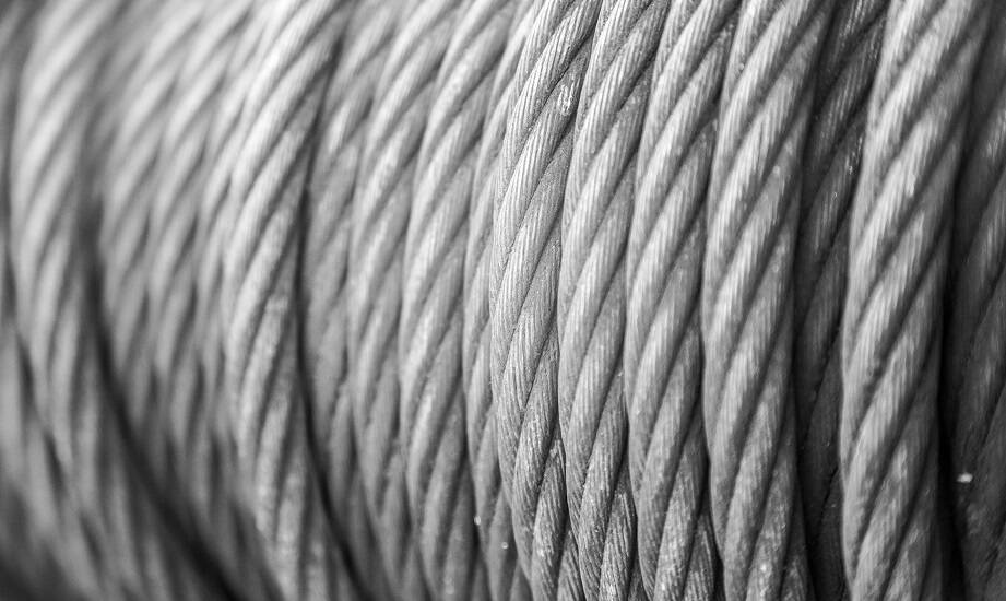 Przewody stalowo-aluminiowe w liniach napowietrznych — co decyduje o zachowaniu pod obciążeniem