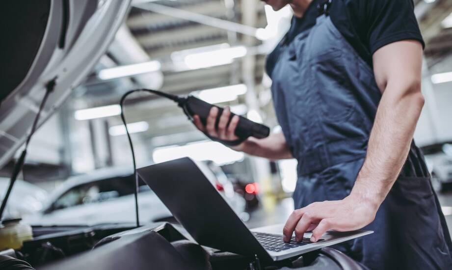 Jak tester Bosch łączy odczyt błędów z diagnozą samochodów osobowych i ciężarowych