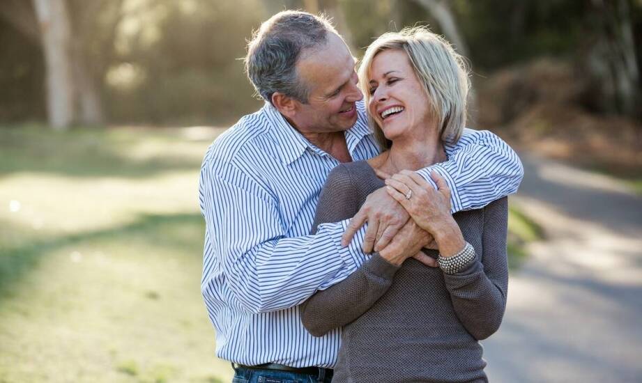 Dlaczego po menopauzie zmienia się życie intymne i skąd biorą się te objawy