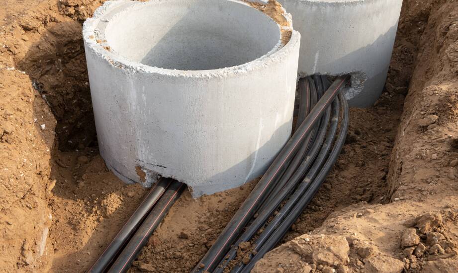 Do czego służą betonowe studnie kablowe i przepusty w inwestycjach energetycznych i teletechnicznych