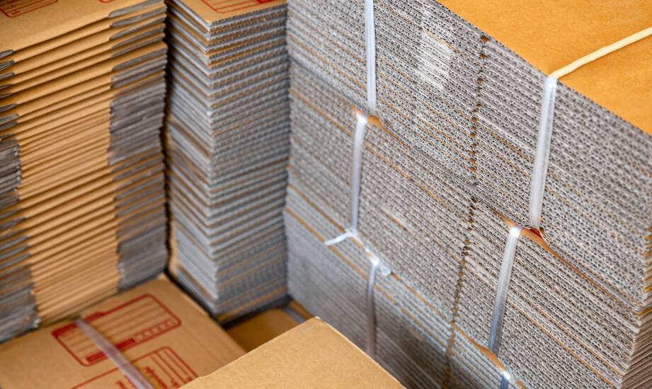 Zaplecze producenta opakowań tekturowych — jakie procesy wpływają na obsługę odbiorcy B2B
