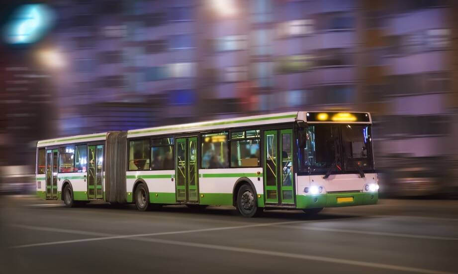 Co decyduje o czytelności wyświetlanego kierunku jazdy w autobusie i tramwaju