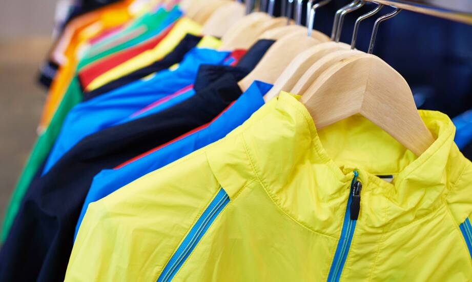 Jak rozpoznać, czy model Helly Hansen lepiej sprawdzi się w marszu czy na postoju