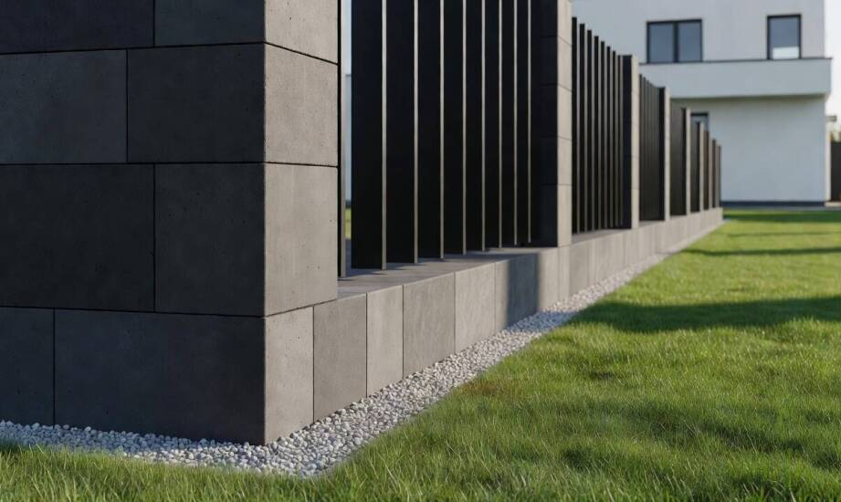 Kiedy bloczki ogrodzeniowe wzmacniają ogrodzenie z przęsłami metalowymi, a kiedy ujawniają błędy w fundamencie