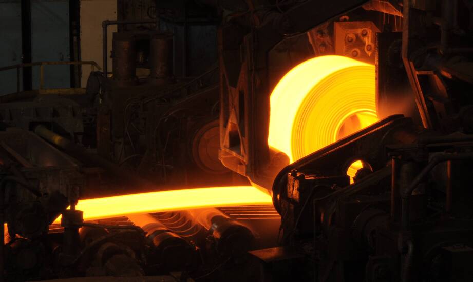 Jak właściwości stali gorącowalcowanej i aluminium wpływają na obróbkę seryjną