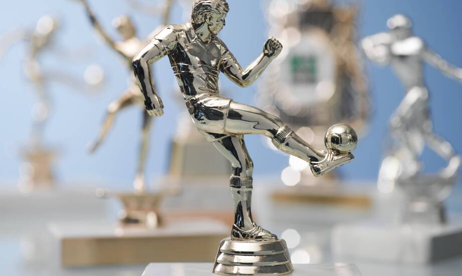 Co daje żywica w statuetkach sportowych: detal, ciężar i stabilność