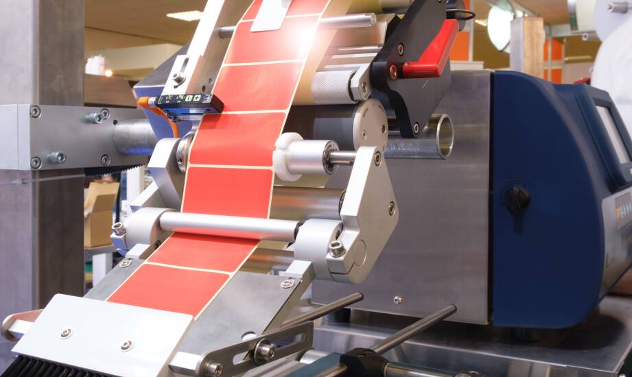 Co technologia UV inkjet zmienia w trwałości i elastyczności etykiet dla producentów