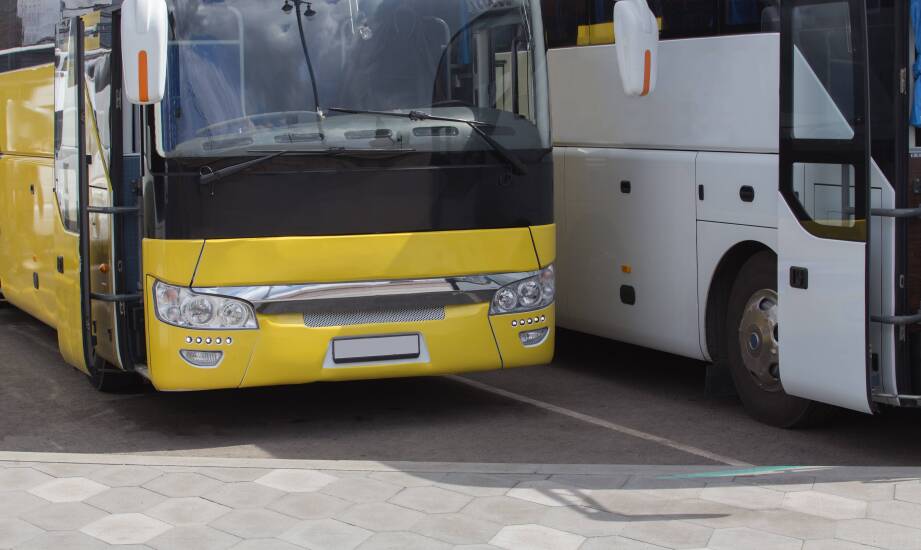 Transport gości po przyjęciu w okolicach Długołęki — jak uniknąć chaosu przy nocnych powrotach