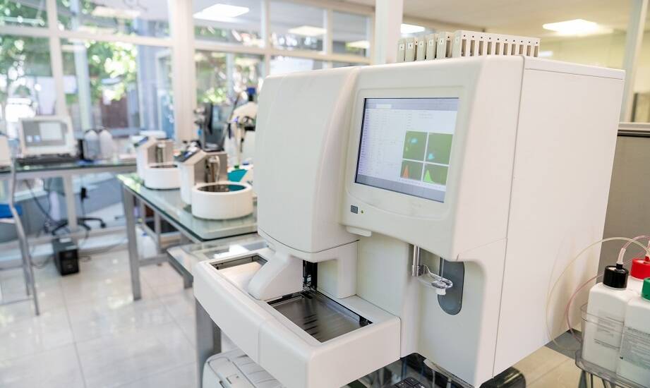 Kiedy podstawowe wyposażenie laboratorium przestaje wystarczać w analizach badawczych i przemysłowych