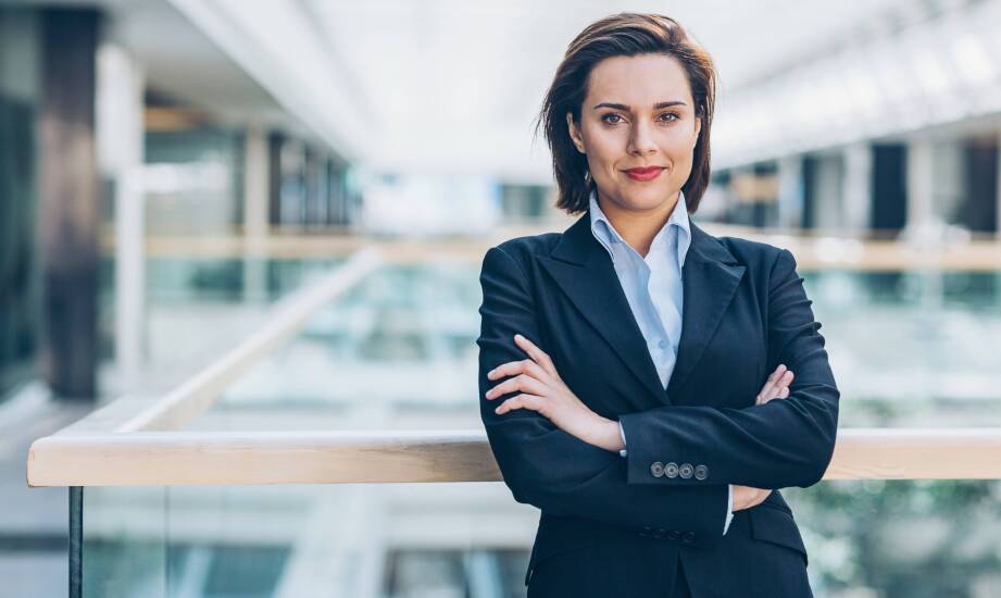 Portret formalny, środowiskowy i lifestyle — kiedy każdy rodzaj zdjęć wizerunkowych działa dla marki osobistej