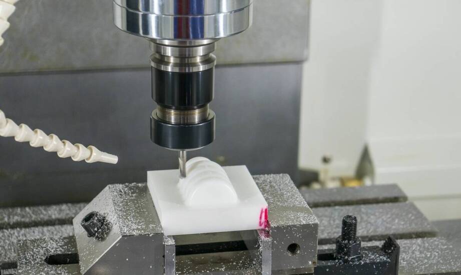 Co decyduje o jakości frezowania CNC płyt PCV w standach i zabudowach technicznych