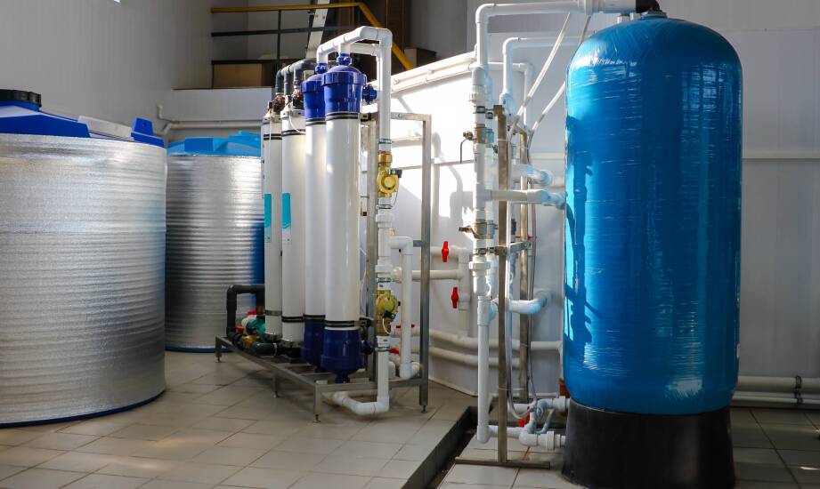 Jak ciągły pomiar przewodności porządkuje podczyszczanie skroplin przed powrotem do kotła