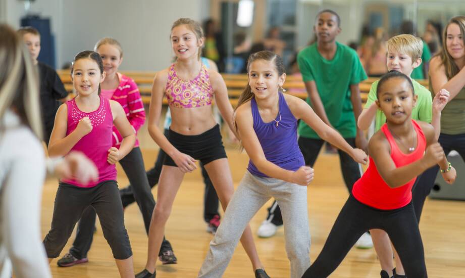 Zumba dla dzieci — dlaczego dynamiczny trening przy muzyce ułatwia budowanie pewności siebie