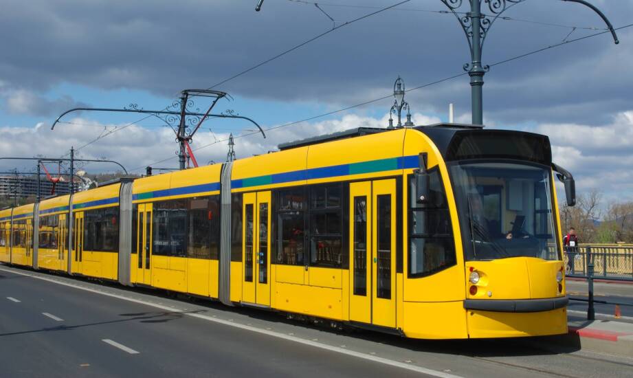 Dlaczego dedykowane parametry komponentów ciernych decydują o żywotności wózków tramwajowych w łukach