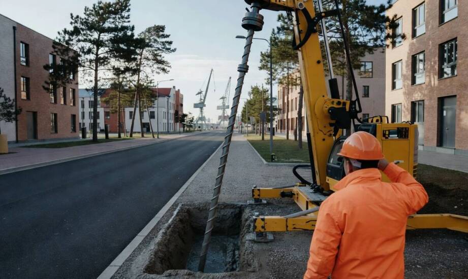 Planowanie bezwykopowych przejść podziemnych na terenach nadmorskich i zurbanizowanych — analiza warunków gruntowych i infrastrukturalnych