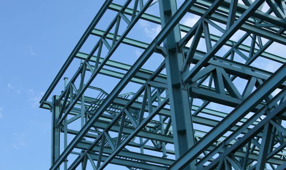 Jak jeden model BIM porządkuje projekt, produkcję i montaż konstrukcji stalowych