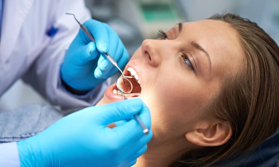 Jak ciąża zmienia dziąsła, szkliwo i moment wykonania zabiegu u dentysty