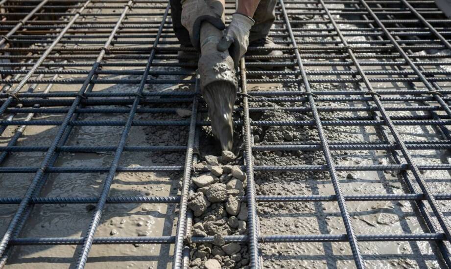 Dlaczego beton klinuje się w gęstym zbrojeniu mimo właściwej konsystencji mieszanki