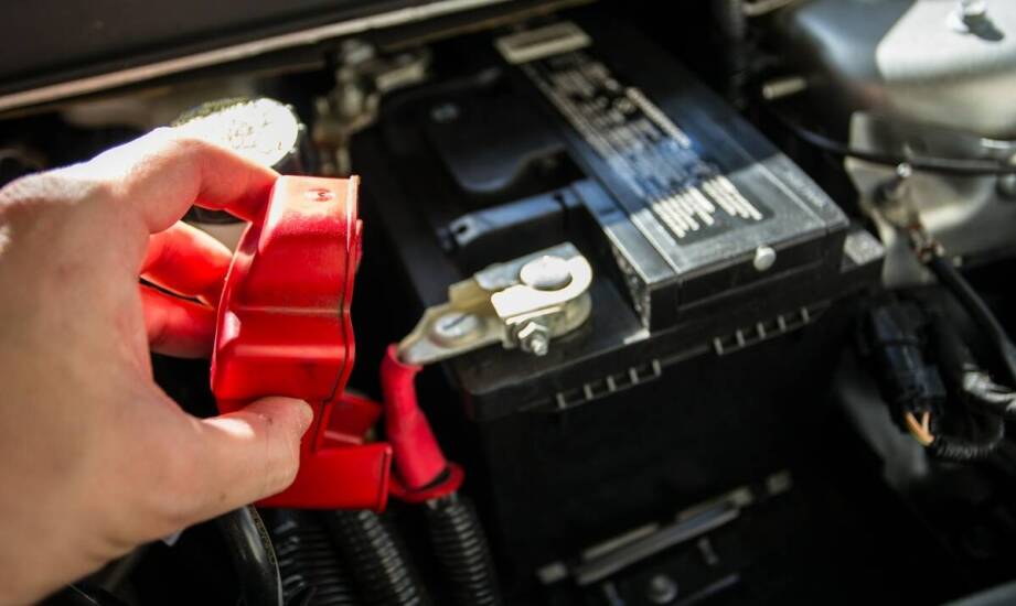 Gdy auto nie odpala, sprawdź najpierw, czy winny jest akumulator, czy układ ładowania