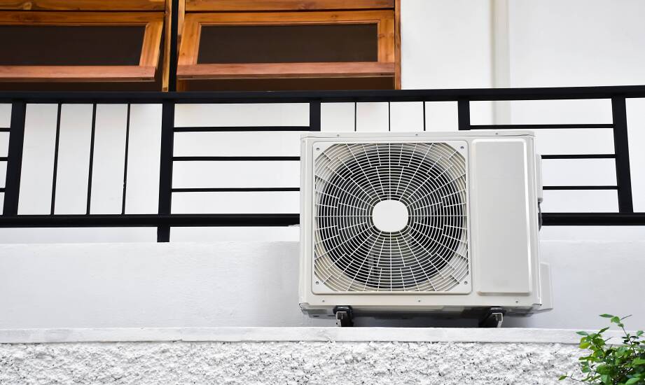 Stare kamienice, domy szkieletowe i prefabrykaty — jak typ zabudowy zmienia wymagania dla klimatyzacji