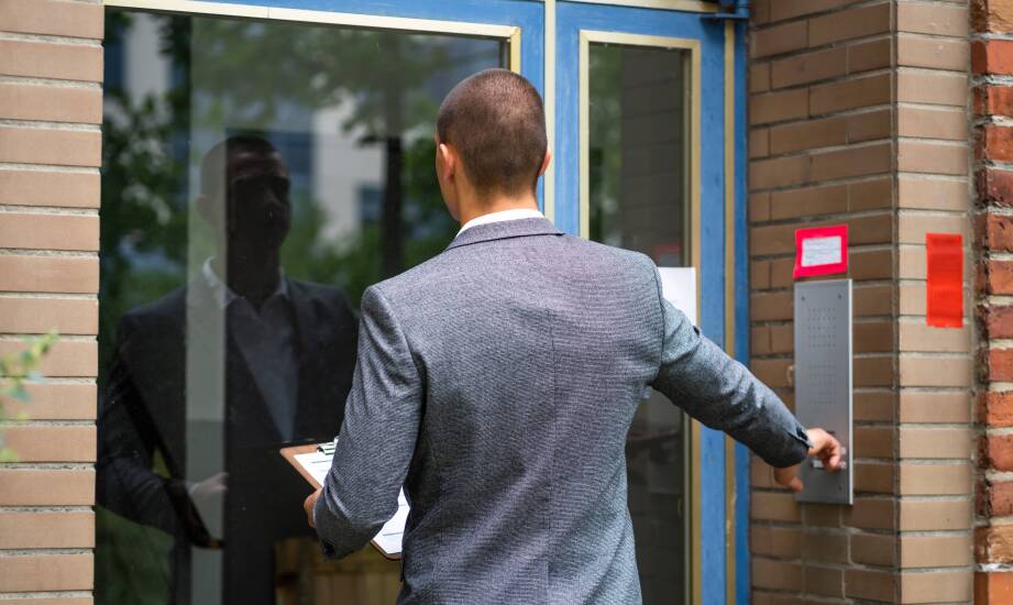 Wizyty windykacyjne u kontrahenta B2B — co zmienia kontakt osobisty i gdzie zaczynają się granice prawne
