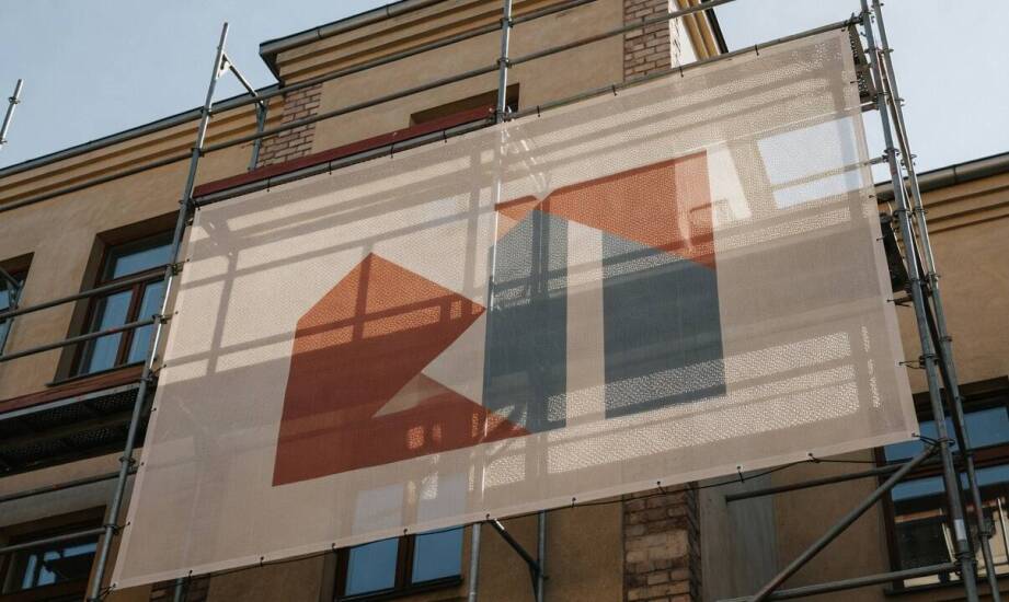 Baner frontlit, mesh czy blockout — który materiał pasuje do miejsca ekspozycji