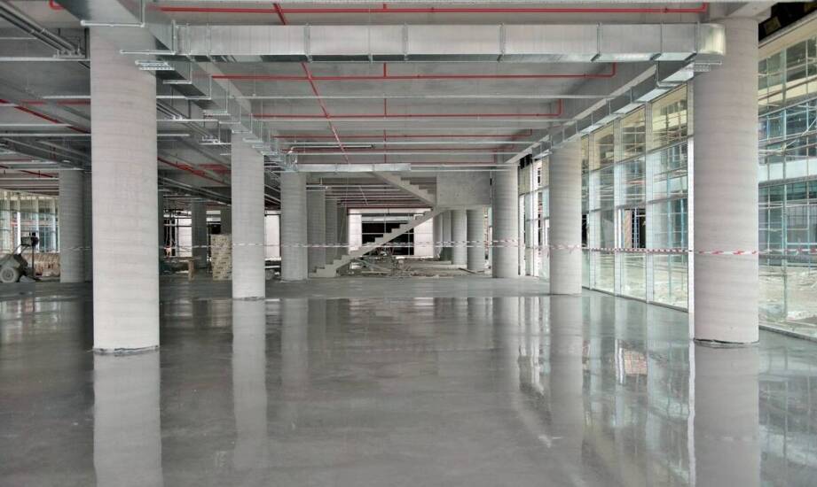 Praktyczne zastosowanie donic betonowych w centrach handlowych