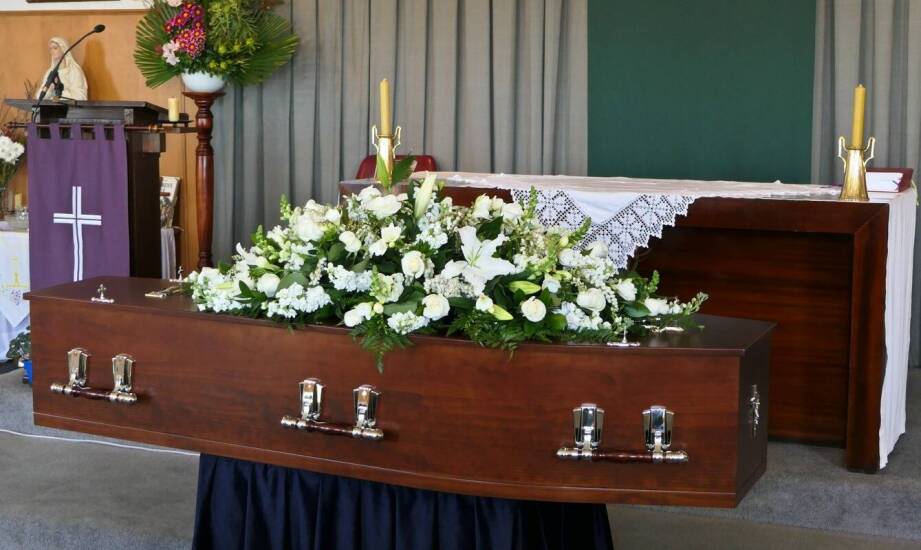 Jakie elementy dekoracyjne oferujemy na potrzeby ceremonii pogrzebowych?