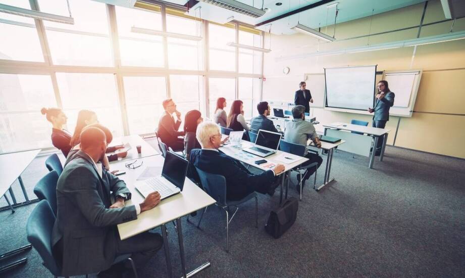 Rola szkoleń w adaptacji nowoczesnych technologii przez zespoły IT