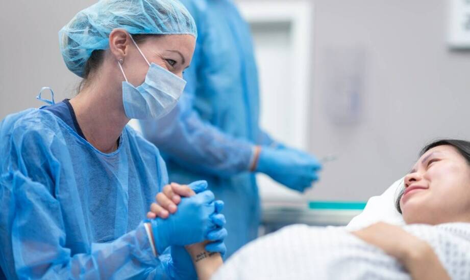 Całodobowa hospitalizacja - jakie korzyści niesie dla pacjenta po zabiegu chirurgicznym?