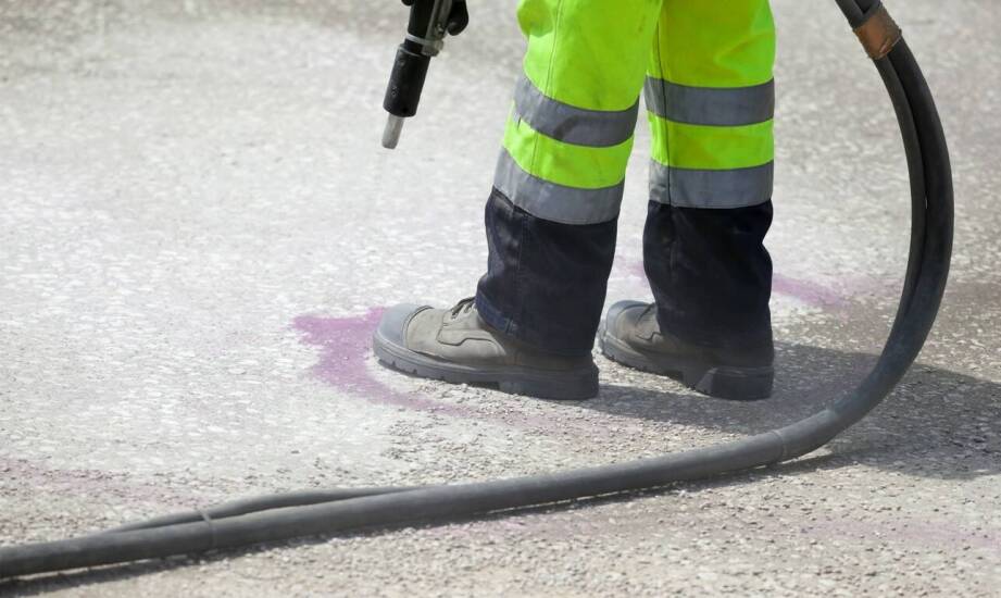 Jakie korzyści przynosi profesjonalne śrutowanie betonu dla inwestorów?