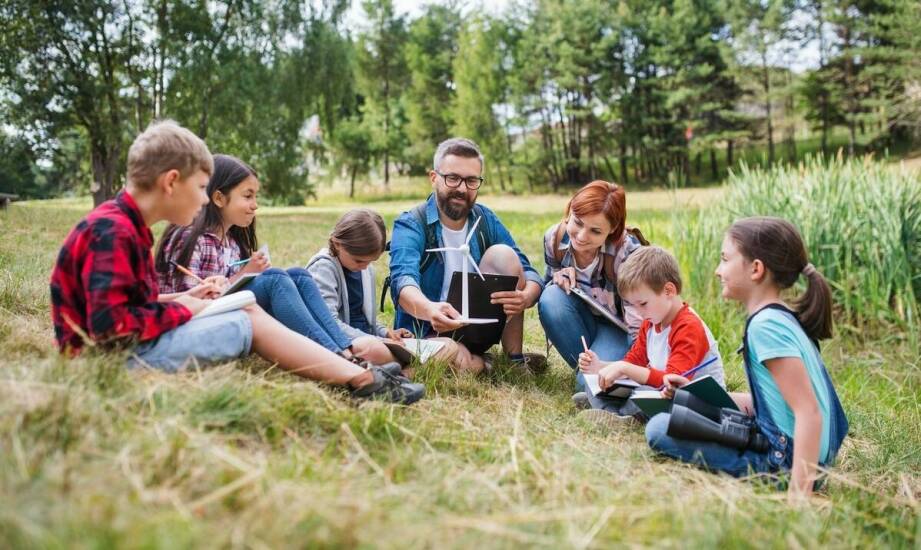 Organizacja wielodniowych wycieczek zagranicznych dla szkół – co warto uwzględnić?