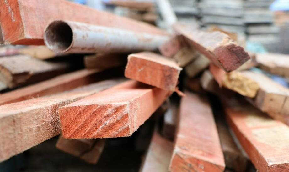 Tarcica budowlana jako materiał wspierający efektywność energetyczną domu