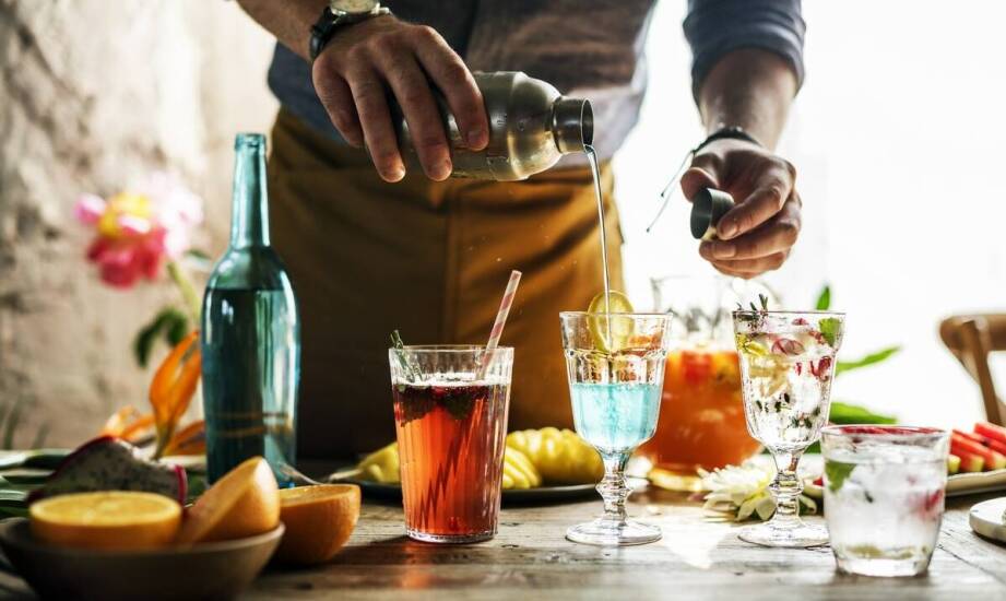 Drinki ustka – co polecamy na wieczorne spotkania przy barze?