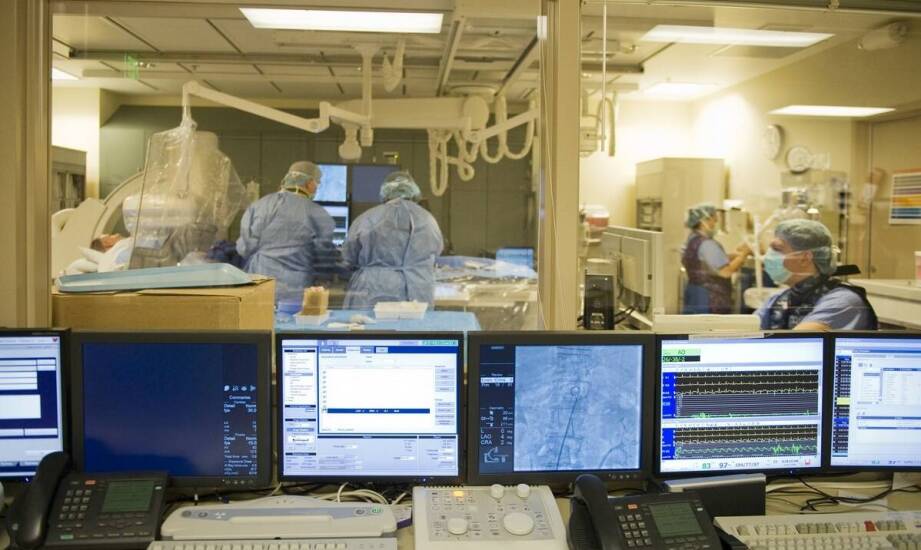 Jak prywatny szpital onkologiczny wykorzystuje chirurgię robotyczną w leczeniu nowotworów?