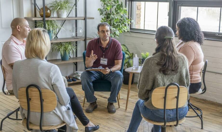 Wsparcie terapeutyczne dla osób współuzależnionych – dlaczego jest ważne?