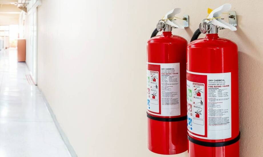 Mechanizm gaśniczy wody jako kluczowy element ochrony przeciwpożarowej budynków medycznych