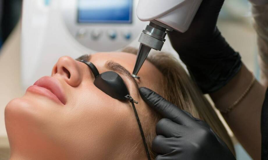 Jakie są korzyści z zastosowania chirurgii laserowej w dermatologii?