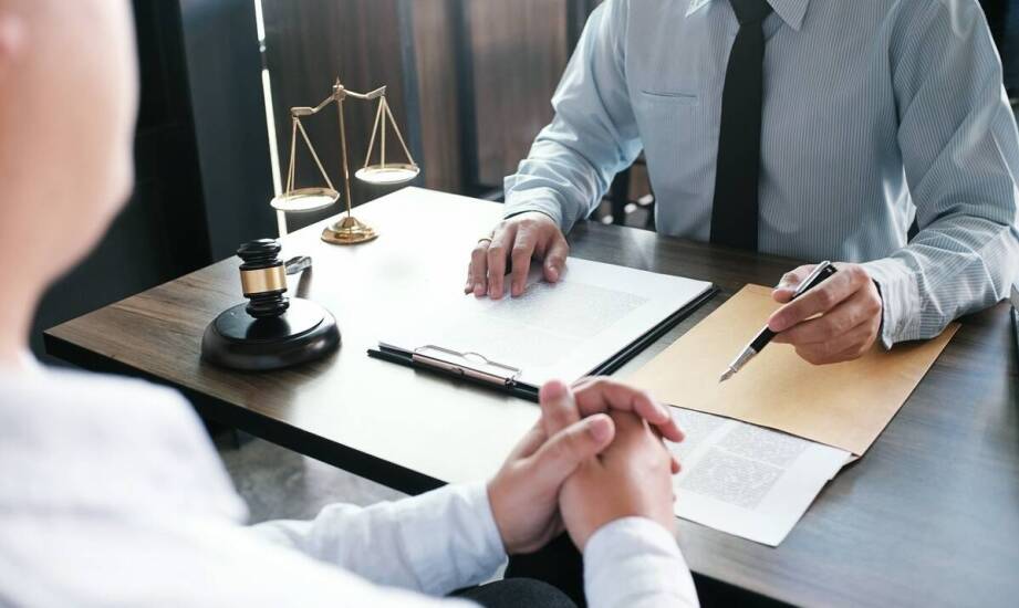 Jakie są korzyści dla firm ze stałej współpracy z kancelarią prawną?