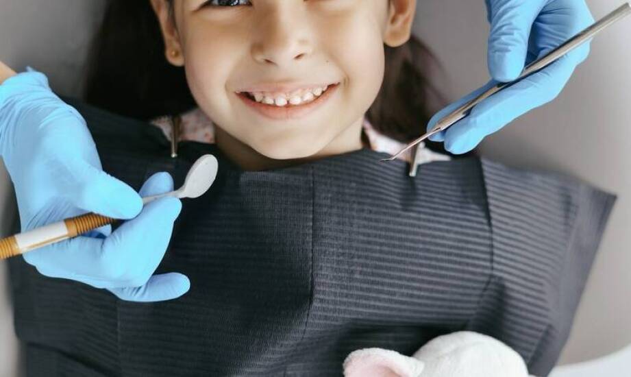 Wpływ diety na zdrowie zębów niemowląt – co zaleca dentysta?